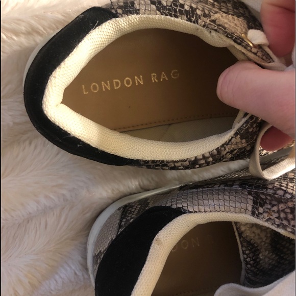 Boutique snakeskin sneakers - Picture 4 of 4